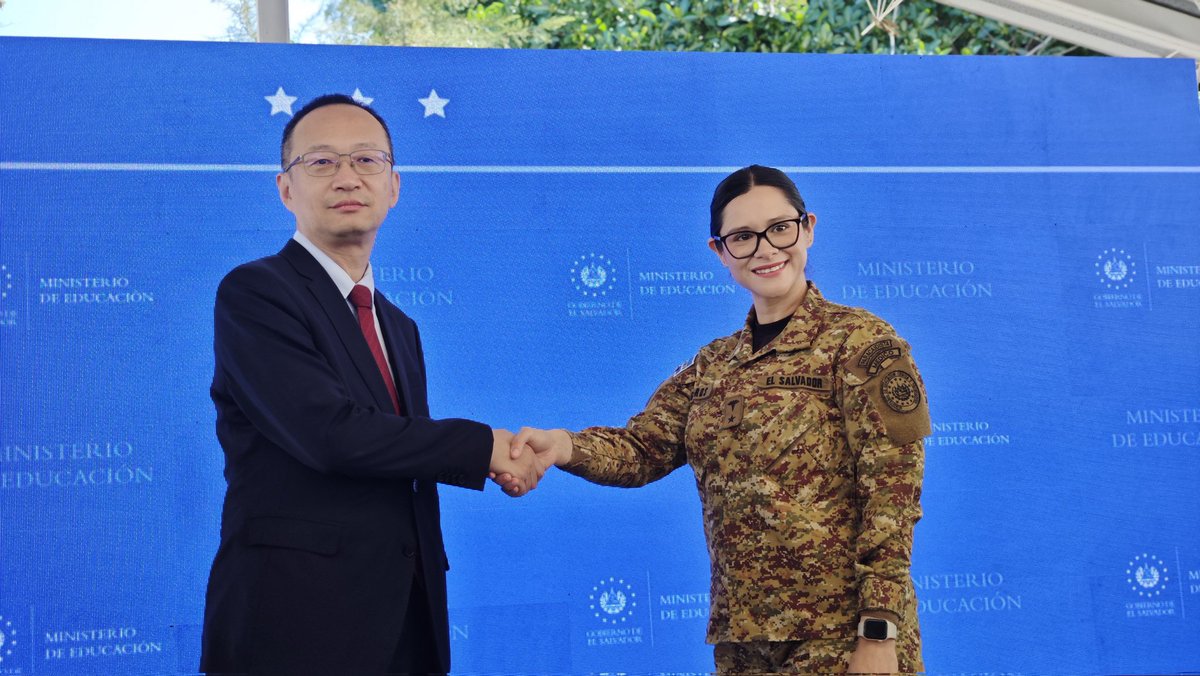 Embajada de la República Popular China en SV tweet media