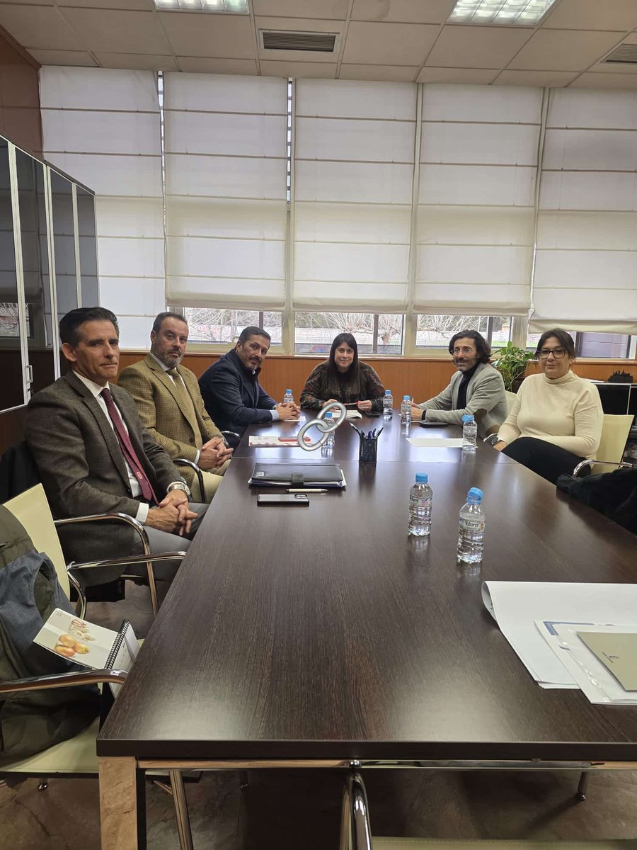 Mayores garantías y seguridad a los consumidores en el acceso a la vivienda.
Hemos mantenido una reunión con la directora general de Vivienda en Castilla-La Mancha.
Enlace Noticia : share.google/AQ1qIdaCnZL200…