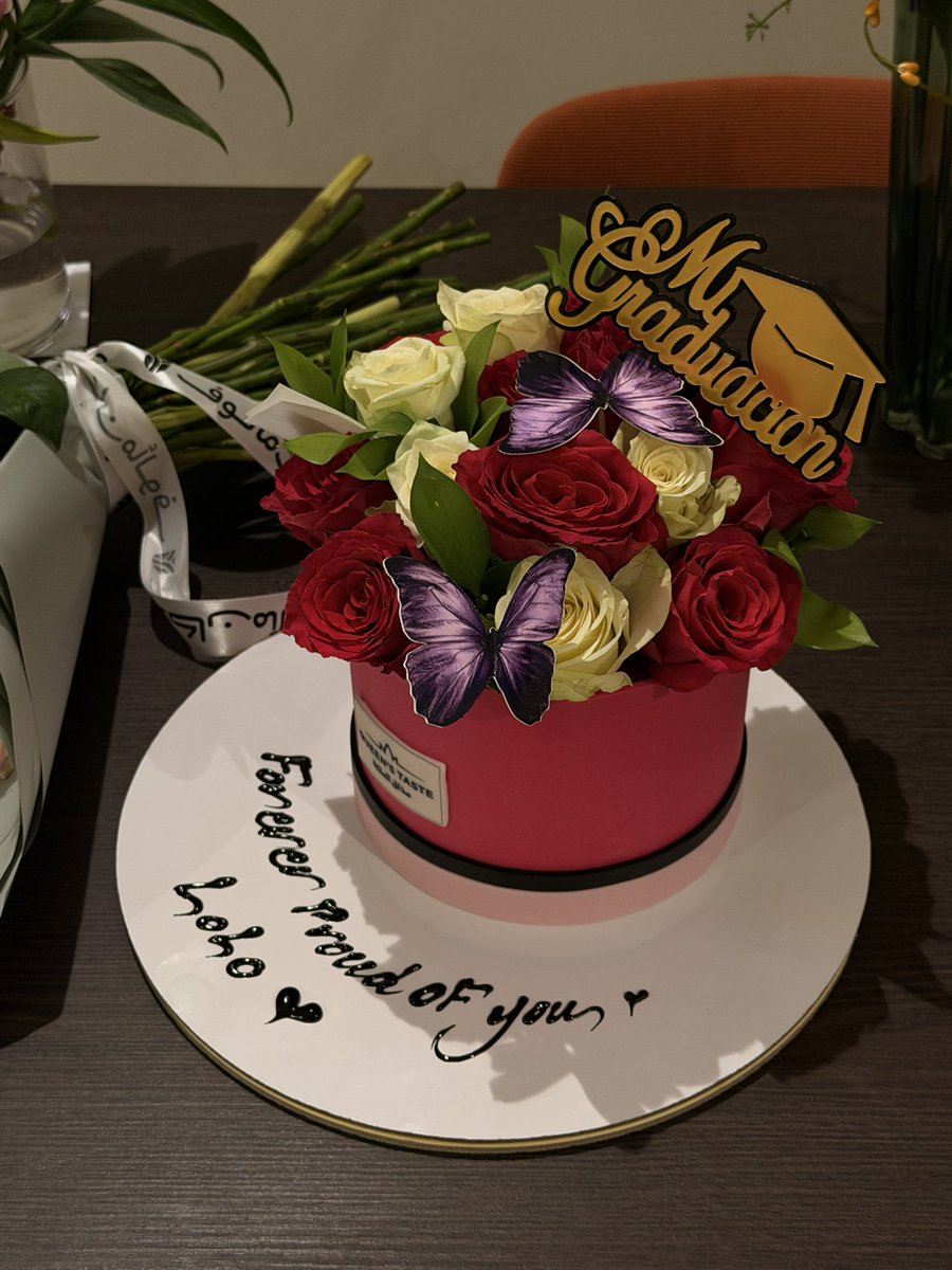 إي لأ tweet media