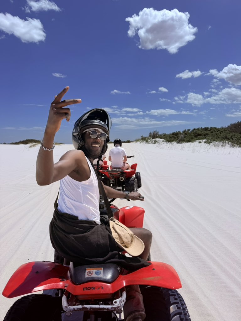 ColynePaul's tweet photo. Taking only memories and leaving only footprints #WhiteSandDunes https://t.co/HPdBTypde6