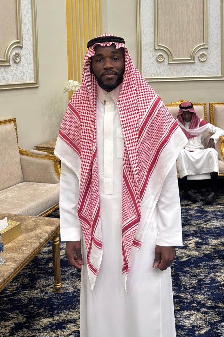 #شاهد_الآن
 بمرتبة الشرف في "البلاغة والنقد".. "مصطفى منقاوي" يزهو بتخرجه من جامعة أم القرى - 
 shahdnow.sa/333953/