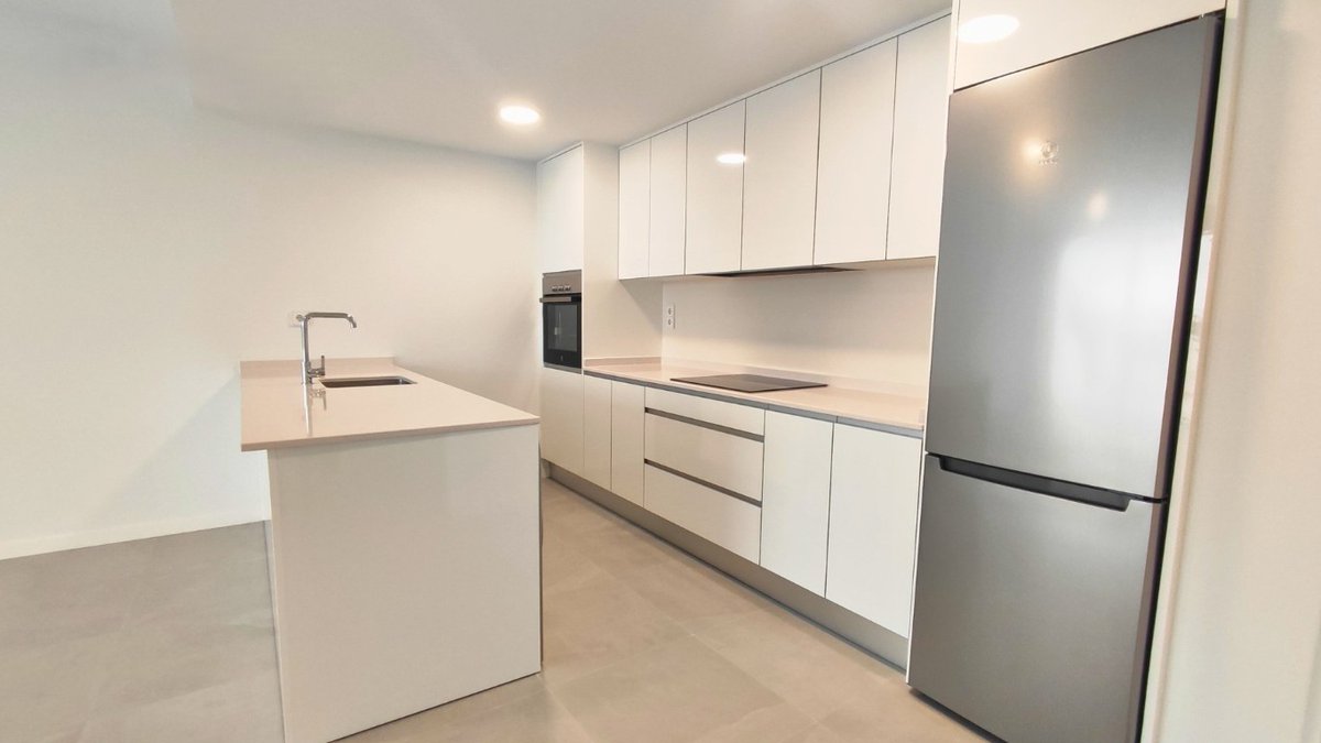 BroklaRealty's tweet photo. 🏠 KEY-READY IN FINESTRAT! 🇪🇸

Massive 305m² Garden Townhouse. 
🔹 2 Bed / 2 Bath + 92m² Basement 
🔹 Private Garden &amp; 95m² Terraces 
🔹 Resort pools &amp; mountain views 
🔹 Price: 440,000€

Details: https://t.co/sOboay6QL1

#Finestrat #CostaBlanca #RealEstateSpain #NewHome https://t.co/RDGfhEMx3B