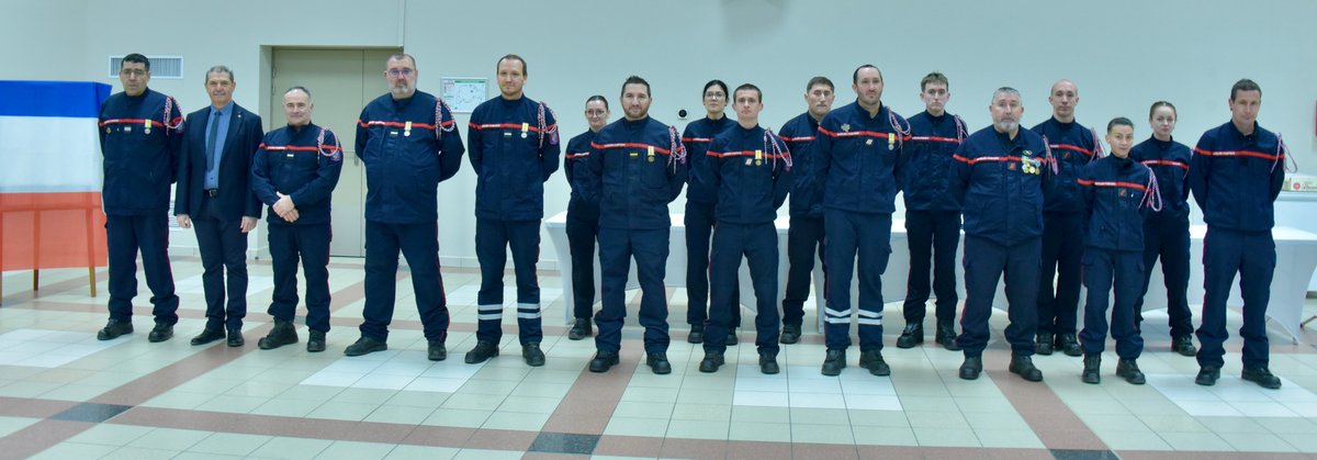 sdis84's tweet photo. #cérémonie
Toutes nos félicitations au Lieutenant EL AOUNI pour sa prise de #commandement ce soir de la caserne de #BeaumesdeVenise en présence des autorités.
@Prefet84 https://t.co/uxdeDKXdoD