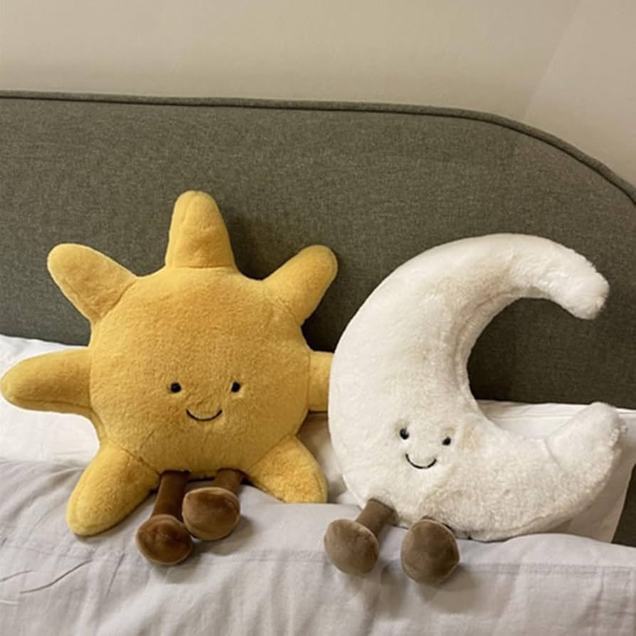 dnpclouds's tweet image. do dan and phil know that they are the sun and moon jellycats??