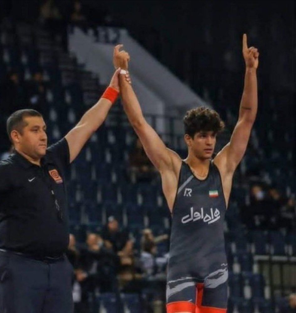 fmhfty544044's tweet photo. 🚨 #SalehMohammadi a 19 year old Iranian wrestler,was sentenced to be hanged in public by the regime of the Islamic Republic.He will be executed tomorrow morning.
Mr. President Trump shemel you said:We have stopped the executions. Keep you word.
End the cirminal Islamic Republic https://t.co/fOwvch8bNy