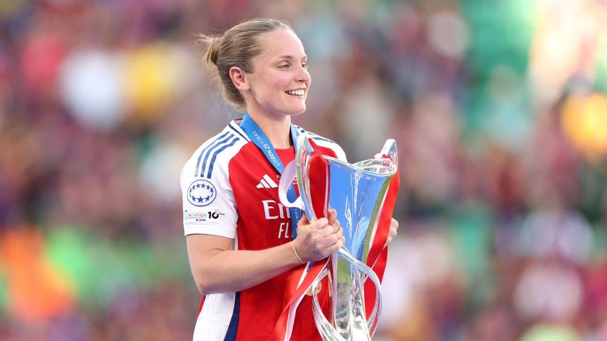awfcdirect's tweet image. 🔢 Kim Little has made her 400th appearance for Arsenal tonight. In this period, she achieved:

🏆 2x Premier League Nat. Division
🏆 3x Barclays WSL
🏆 3x FA Cup
🏆 1x Premier League Cup
🏆 6x League Cup
🏆 1x Champions League
🏆 1x Champions Cup

There's only one. ❤️