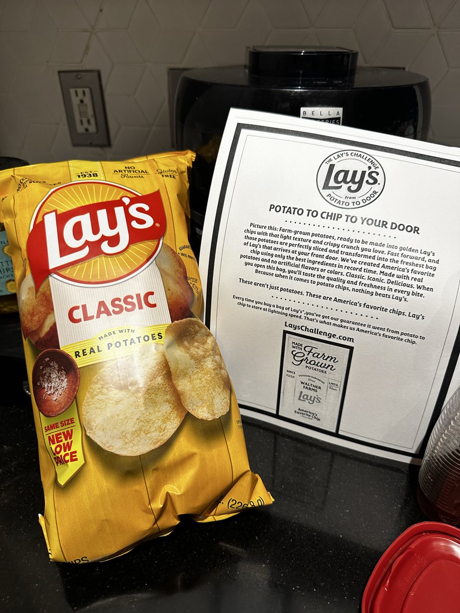 simplyjorge1234's tweet photo. @LAYS Happy I got a bag of @LAYS classic at the end of a workday..but sad it won’t be for a whole year. Thanks tho! https://t.co/MDBSgxuOKU