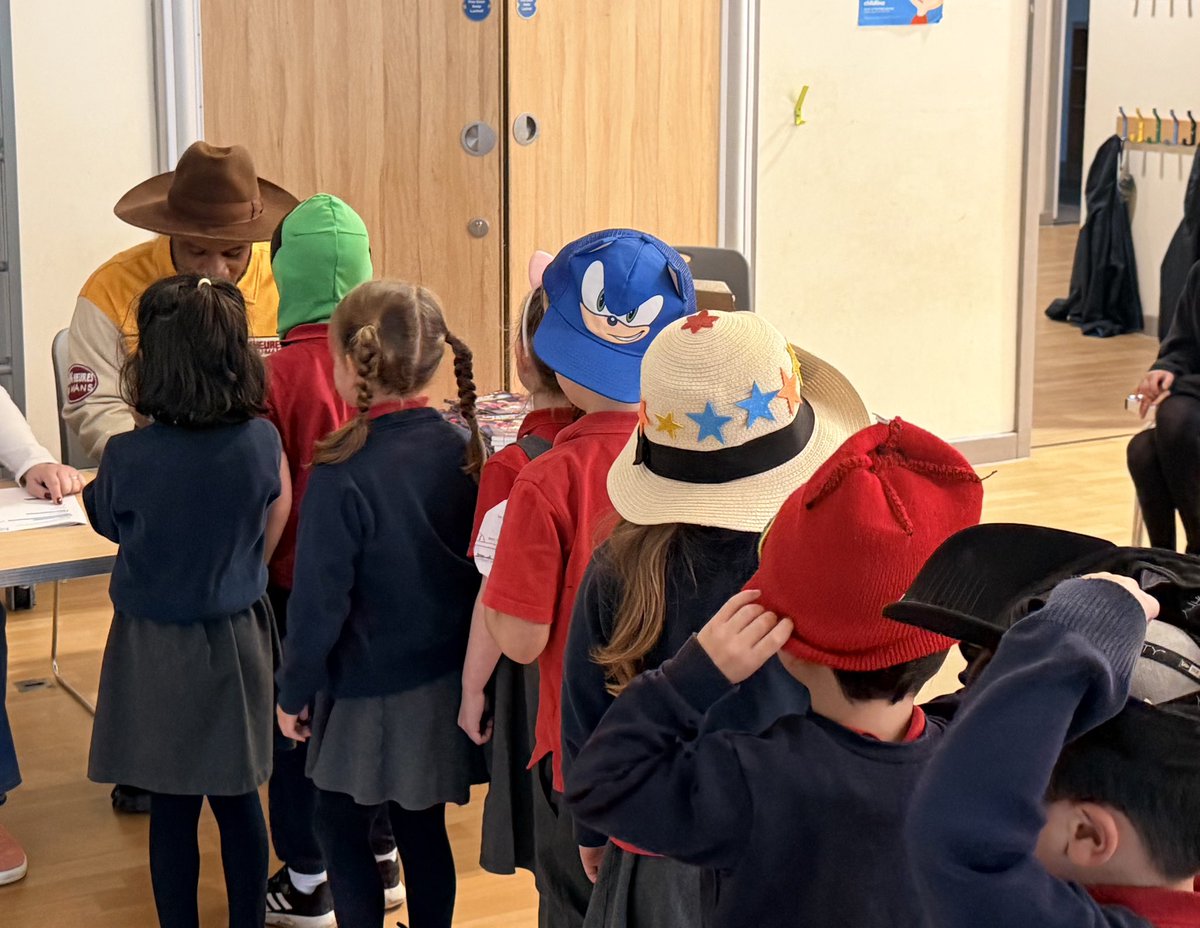 banjialexander's tweet photo. Day 304: The Heights Primary School

With Reading Lead, Mrs Kingshott. Children were in fits of laughter as they participated in a poem from my upcoming poetry collection. The sea of fancy hats was a sure give away that I was in the building, and even the school’s therapy dog got in on the act! There were well thought out questions during the Q & A, and children made sensible predictions about what they thought might happen next. It was fab seeing so many of you during the book signing!

Thank you for having me!

#BanjiAlexander #Author #Teacher #LockdownLooms #BookTour #edutwitter