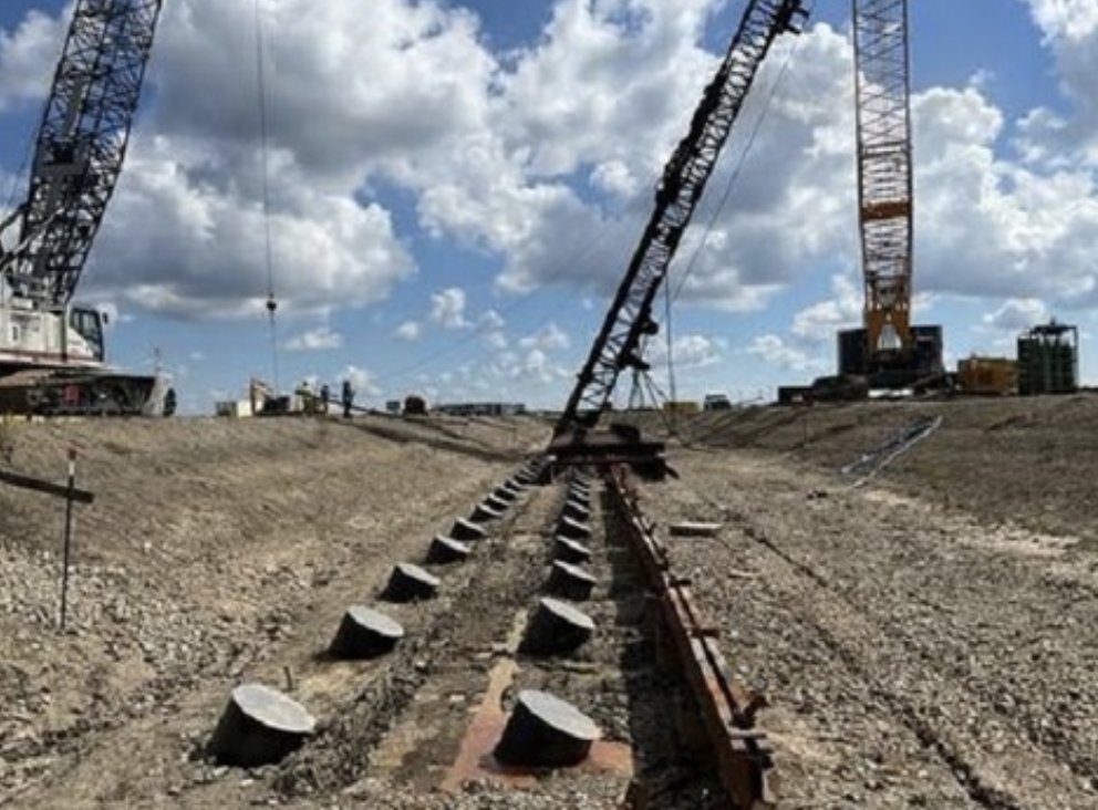GreenupInd's tweet photo. Greenup Industries and the Greenup-Cajun JV are in the final stages of a major hurricane risk reduction project in Plaquemines Parish, trending ahead of the federal schedule..Find out more https://t.co/dk3P1DU3TM 

#greenupindustries #usace #leveeconstruction https://t.co/gXR3w7cmzB