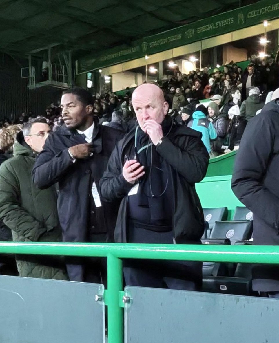 Im no the manager but I've got a radio to the dugout giving instruction 😂