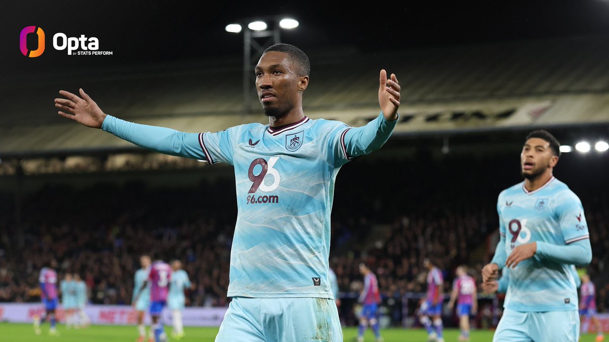 OptaJoe's tweet photo. 5 - Burnley are the first team to go 2-0 behind in the first half a Premier League game but still lead by half-time since Hull City against West Ham in November 2009. Traffic. https://t.co/VhjS5WZb6p