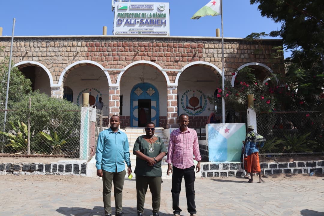 Dans le cadre de la mise en place du dispositif des statistiques régionales, une mission de l’Institut de la Statistique de Djibouti (INSTAD), conduite par Monsieur𝐌𝐨𝐮𝐬𝐬𝐚 𝐈𝐬𝐬𝐚𝐤 𝐅𝐚𝐫𝐚𝐡, 𝐃𝐢𝐫𝐞𝐜𝐭𝐞𝐮𝐫 𝐝𝐞 𝐥𝐚 𝐂𝐨𝐨𝐫𝐝𝐢𝐧𝐚𝐭𝐢𝐨𝐧, 𝐝𝐞 𝐥𝐚
