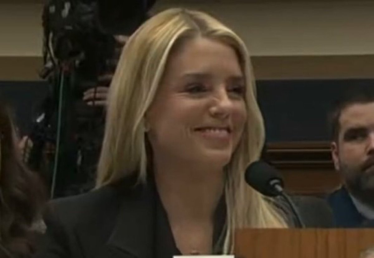 Pam Bondi’s face after every Epstein sexual abuse victim in the room raised their hand, saying they felt ignored by the Trump administration.