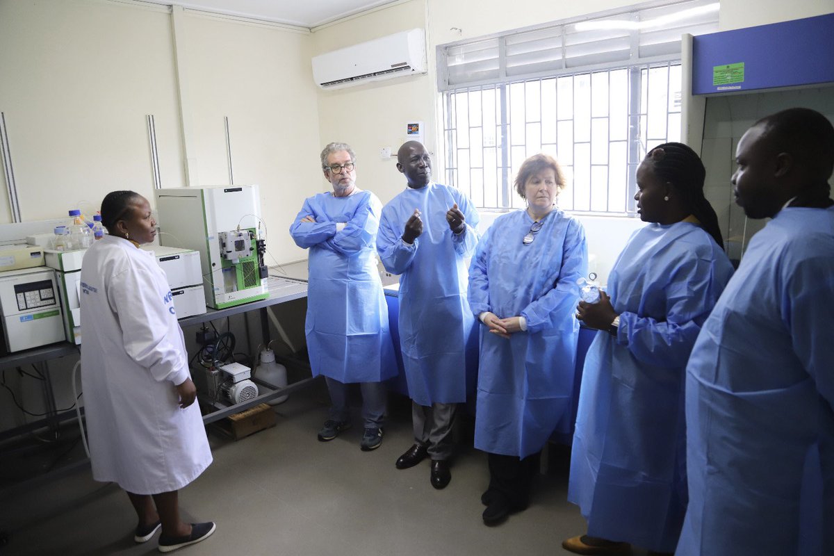 min_waterUg's tweet photo. Prior to visiting @min_waterUg Headquarters in Luzira, the delegation was hosted in Entebbe at @WRIUga and inspected the National Water Quality Reference Laboratory where they were informed about the progress of the SWAQ-Uganda project. https://t.co/HKj4ljn8VJ
