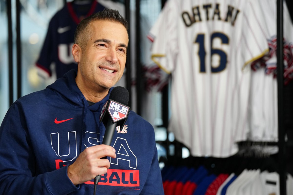 📷 ⚾️ 

Scenes from MLB Network’s “Hot Stove” live from the <a href="/mlbstorenyc/">MLB Store</a> this morning.
