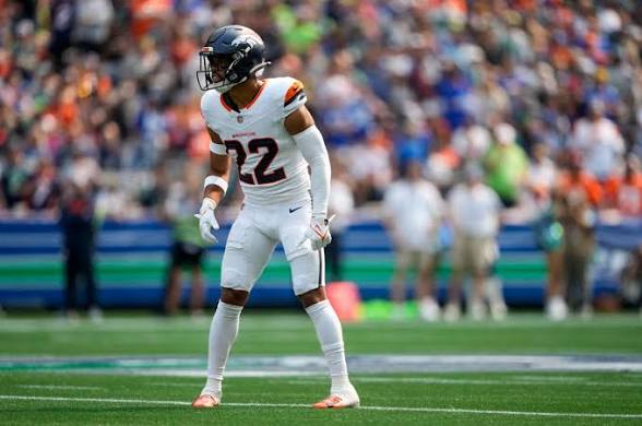 DenverDMarq's tweet photo. Some folks in the media must be bored.
Now they’re actually floating the idea of moving on from Brandon Jones and along with Dre Greenlaw 🙄
So the plan is to weaken a strength on defense, only to spend more assets trying to replace it? All while the offense is clearly the side of the ball that needs the investment.
Just saying 🤷
