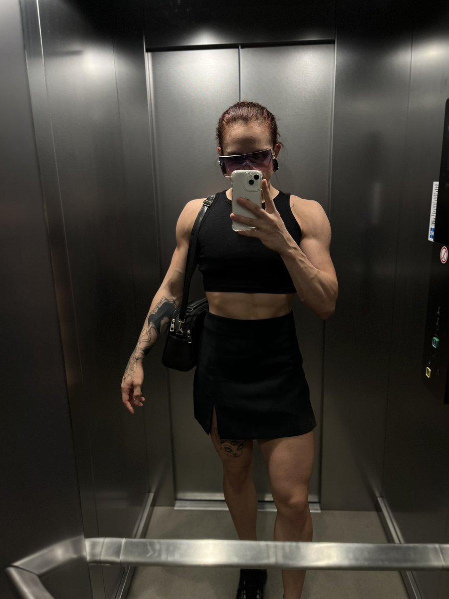 dominabaaarb's tweet photo. Za RT pošlem fotku zdarma!🖤 https://t.co/Bj13JoU8pB
