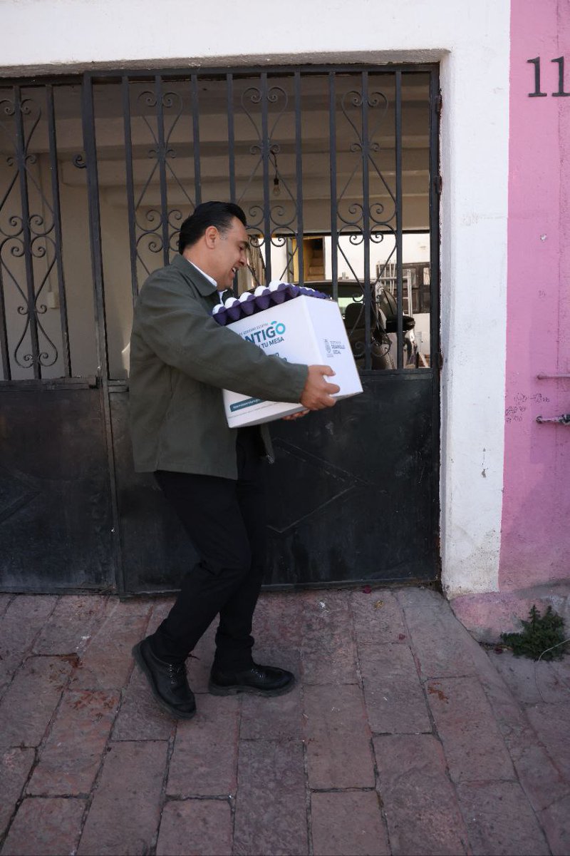 🔵Supervisa <a href="/LuisBNava/">Luis Nava</a> entrega apoyos alimentarios en La Cañada

periodicoelmosquito.com/local/supervis…