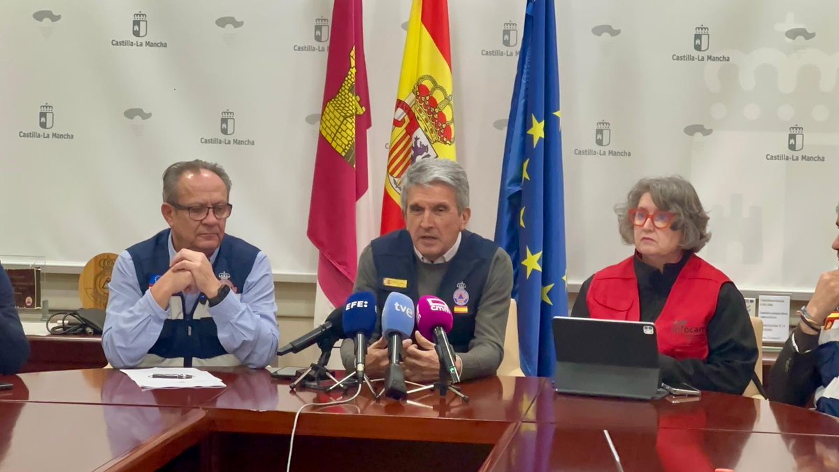 🇪🇸 <a href="/jpablosabrido/">Jose Pablo Sabrido</a> asevera que el Gobierno de España cumple en coordinación con el <a href="/gobjccm/">Gobierno de Castilla-La Mancha</a>

Desde el inicio de la emergencia, con el trabajo incansable de las FCSE y ahora con la llegada de la <a href="/UMEgob/">UME</a>
 
Además de las ayudas para reconstrucción🏡  anunciadas por <a href="/sanchezcastejon/">Pedro Sánchez</a>
