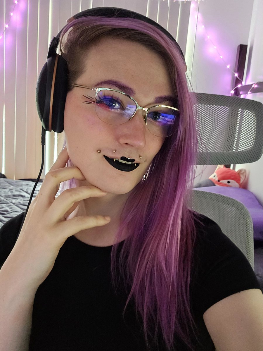 CuddleBug - Mommy arc ☺️ tweet media