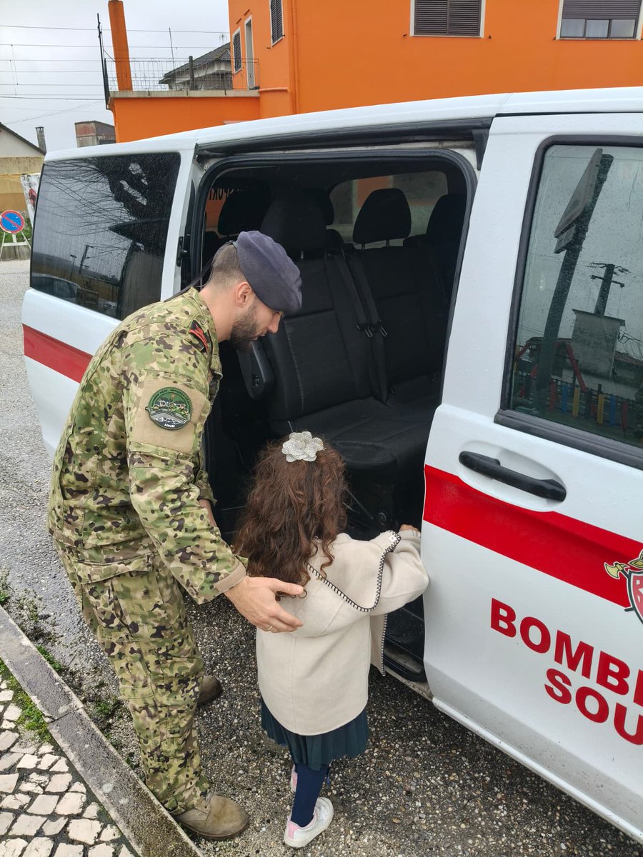 MarinhaPT's tweet image. Marinha e @amn_portugal mantêm meios para resgate em prontidão imediata

Saiba mais em marinha.pt/pt/media-cente…

#marinha #amn #militares #prontidão