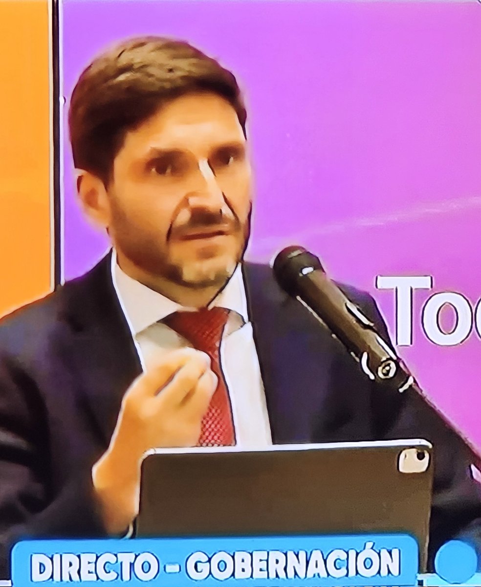 Ahora!! Conferencia de Prensa del Gobernador <a href="/maxipullaro/">Maximiliano Pullaro</a> "El reclamo es Genuino...el policía que menos va a ganar a partir de ahora en la provincia de Santa fe, es de $1.350.000..."
Ya todo se va normalizando...en horas, todo el personal policial, estará en las calles.