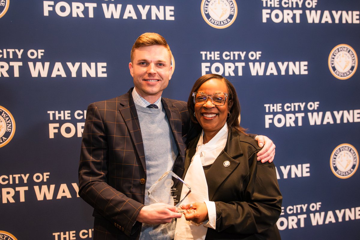 Mayor Sharon Tucker tweet media