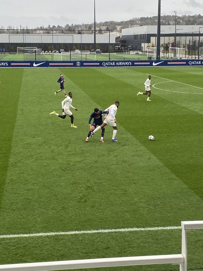 🔴🔵 Très actif, Khalil Ayari 🇹🇳 a marqué la rencontre amicale contre Nice (2-1) avec l'équipe Espoirs du PSG. En plus d’une prestation régulière dans le jeu et généreuse dans les efforts défensifs, le milieu tunisien de 21 ans a surtout été décisif en provoquant deux penalties.