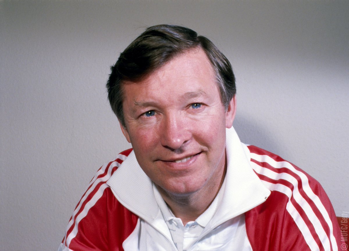 karloss19991's tweet photo. O melhor treinador da história se chama Alex Ferguson. Pegou o Aberdeen e ganhou 11 títulos, sendo 3 ligas 🏴󠁧󠁢󠁳󠁣󠁴󠁿 completamente dominadas por Celtic e Rangers, europa league contra o Real madrid, depois foi ao United e venceu 2 UCL e 13 Premier leagues. 56 títulos no geral.

Goat https://t.co/d3vF0lMx6Z