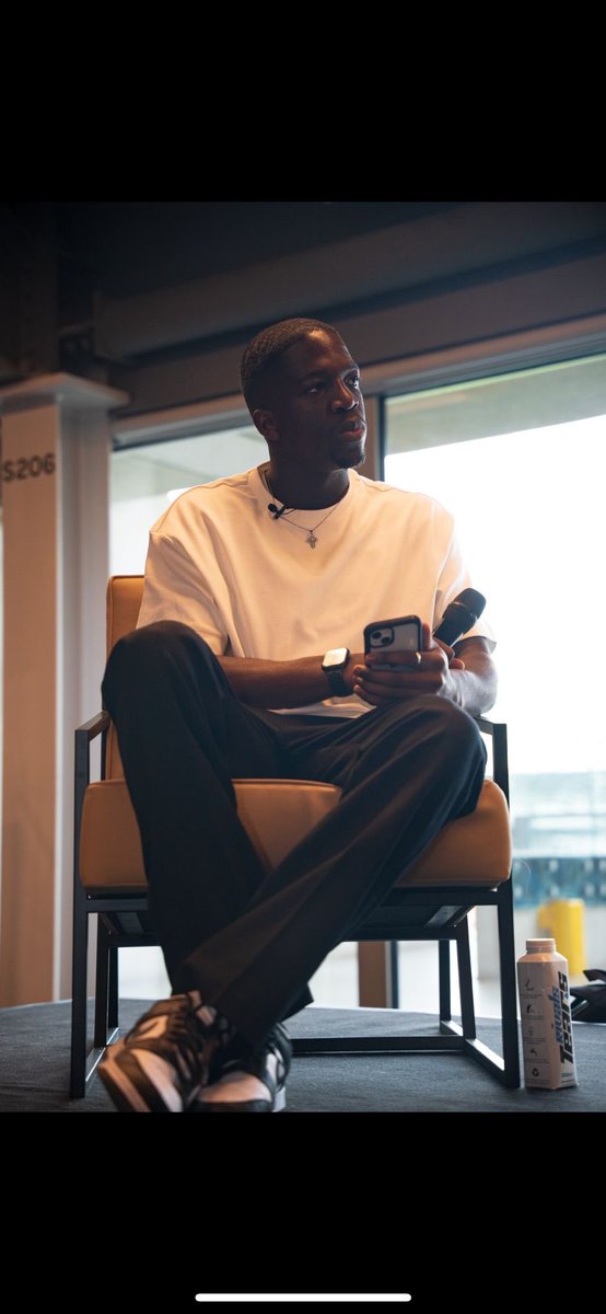 Massive congratulations to <a href="/Salakanbi/">Saleem Akanbi</a> on a wonderful event tonight and an inspiring ongoing project with his new podcast Tales of the Game. What an outstanding young man who is a credit to our club, our academy, our city, his loved ones and, most importantly, himself

#CamUTD