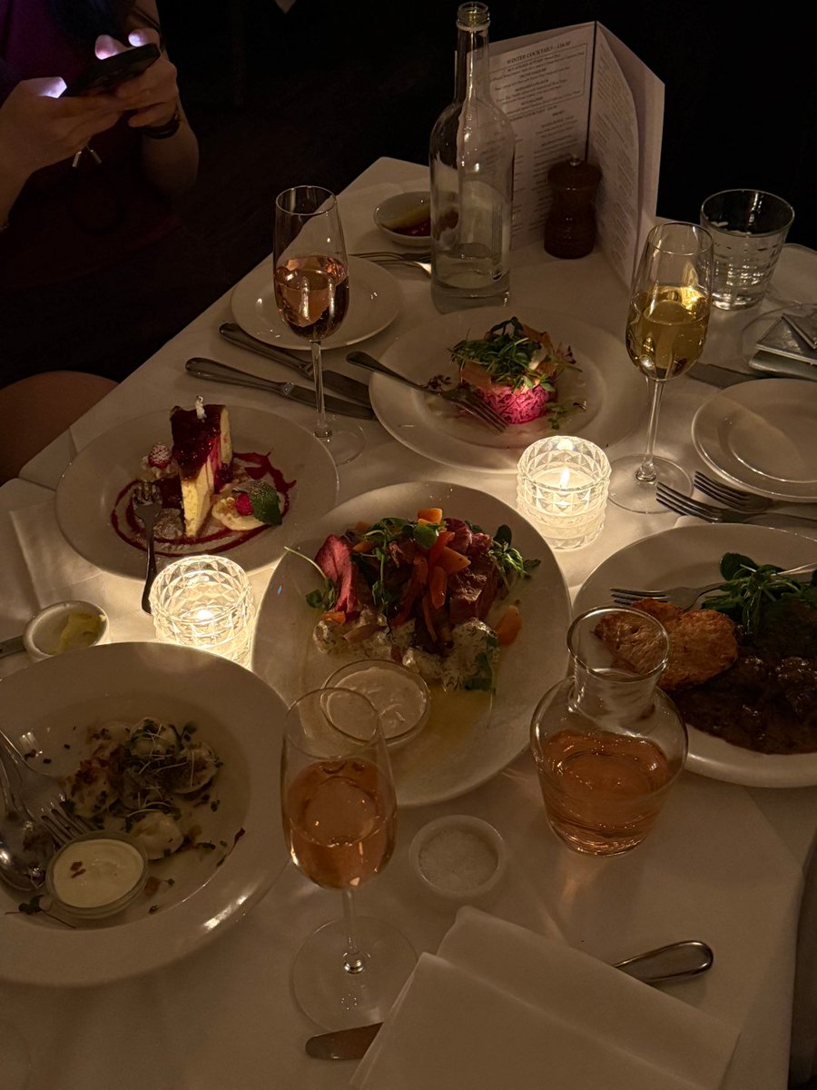 odhora7464's tweet photo. A lovely dinner with my best friend, filled with laughs and good vibes. 😍👌 https://t.co/sLoXEJq4fM