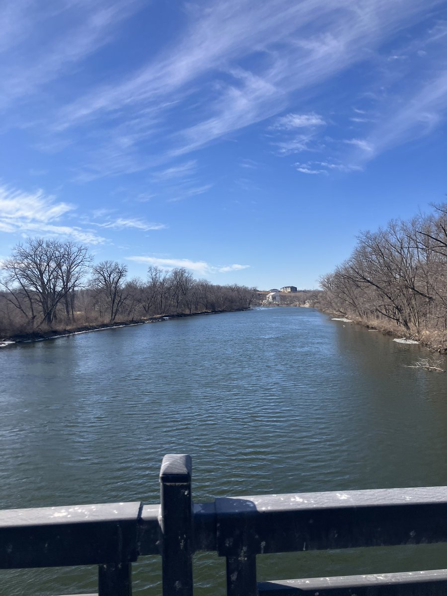 jdubqca's tweet photo. a warmish but windy afternoon out on the bike #cycling #iowariver https://t.co/kGlgIwaEqq
