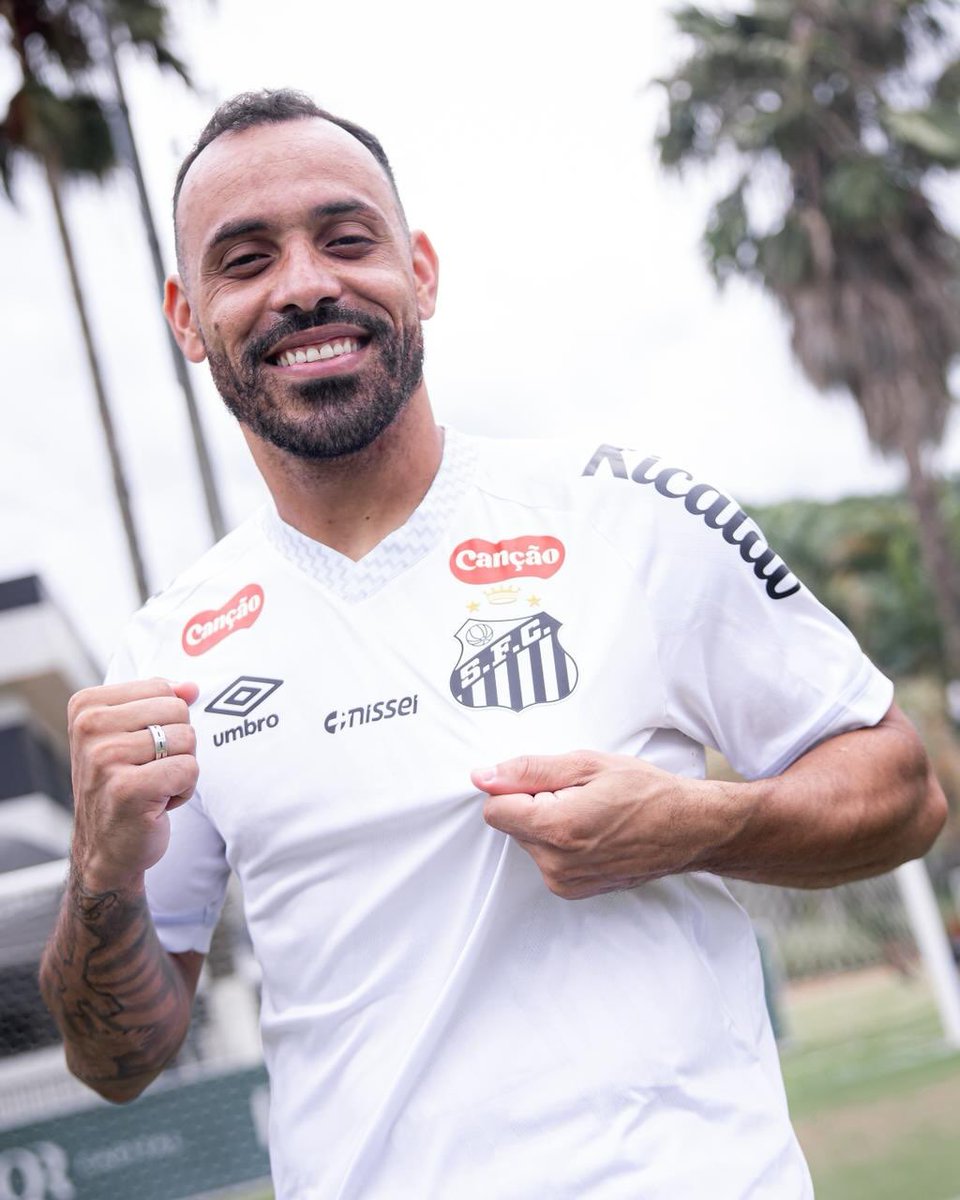 canalpremiere's tweet image. 🌊⚡ ABRE O MAR… MOISÉS CHEGOU!

O Santos anunciou a contratação do atacante Moisés 🐳⚽ Contrato fechado por 3 anos, reforço de peso pro setor ofensivo do Peixão.

📸@RaulBaretta_Photo / @santosfc

#BrasileiraoNoPremiere #Santos #Moises #BR26 #FutebolBrasileiro