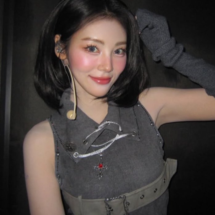 low quality jinsoul tweet media