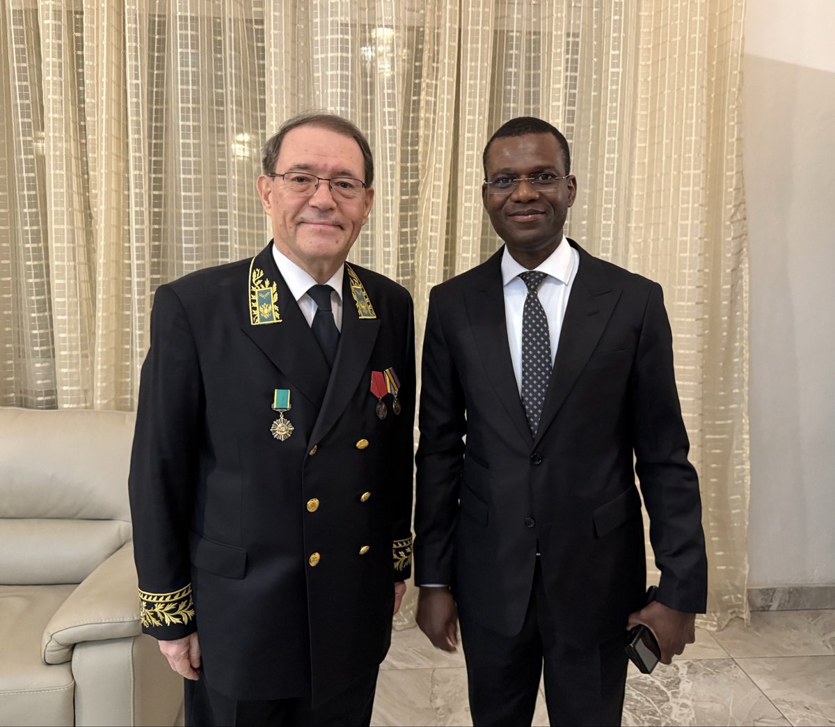 🇷🇺 Le 10 février 2026, un cocktail s’est tenue à l’Ambassade de Russie pour célébrer la #JourneeDuDiplomate, réunissant les chefs de missions diplomatiques accrédités à Cotonou ainsi que l’hiérarchie du <a href="/BeninDiplomatie/">Bénin Diplomatie</a>