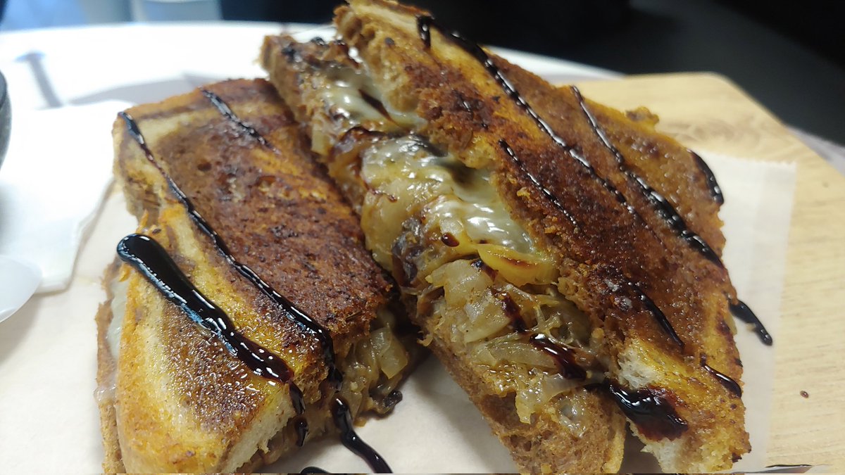 Grilled Cheese Anti Social tweet media