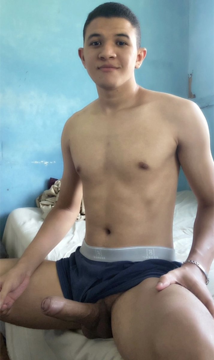 kingbrianl's tweet photo. Aqui estoy con ganas de meterla 🥵🍆 https://t.co/nKTGlv19Ly