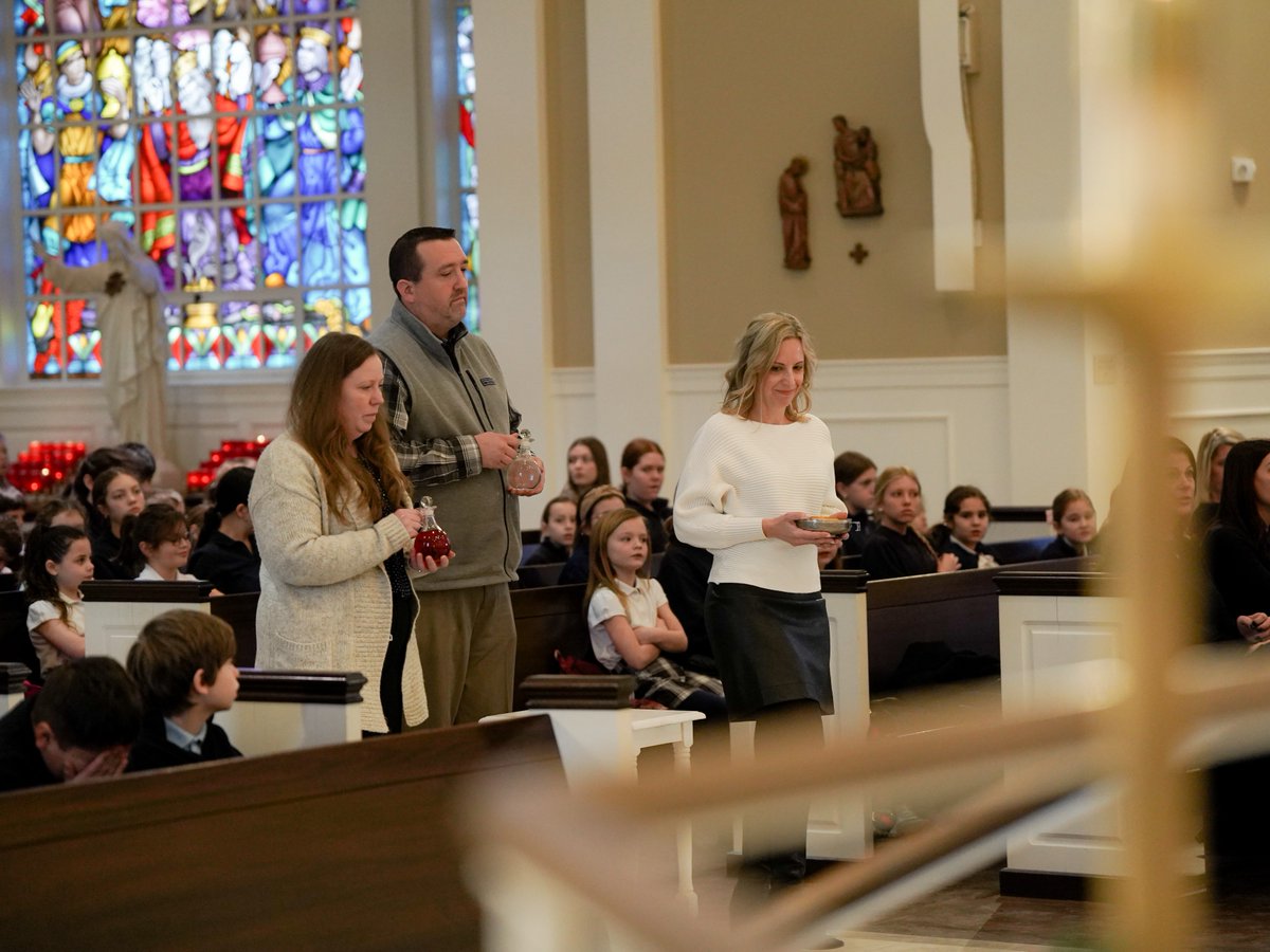 We are incredibly grateful for our parents and the meaningful role you play in our school family. Today’s parent-led Mass was truly beautiful, and we are so thankful to share moments like these together.
#SJSAH #StJamesSchoolAH #SJSBulldogs