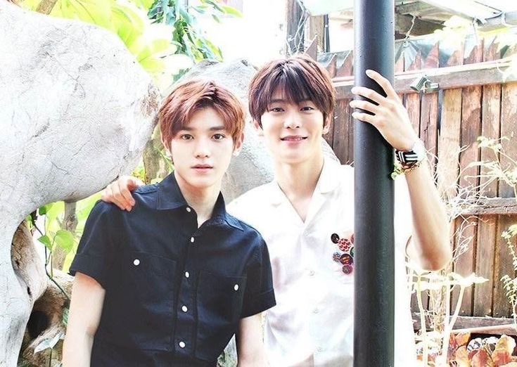 Taeyong and his fuzzy peach