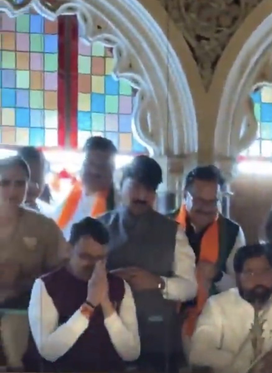 vivekanandg's tweet image. मुंबई, एक नए अध्या की शुरुवात 
देवभाऊ ने जो कहा सो किया 
मुंबई को एक हिंदू मराठी महापौर मिला 
मुंबईकरों का अच्छे मुंबई का सपना पूरा होगा 
रास्ते खड्डे मुक्त कचरा मुक्त बरसात में जल का जमाओ नही होगा 
आपली मुंबई रोहिंग्या बांग्लादेशी फेरीवालों से मुक्त होगा 
भगवा होगा 
#BMC #mayor