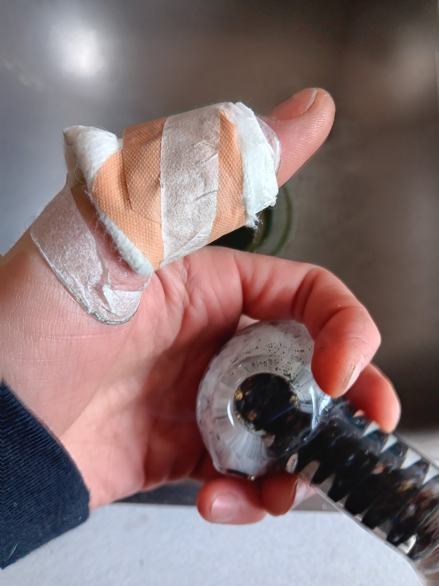 Got my drawing hand thumb trapped in a kickstand on a bike at work. Got to see some tendons, white meat, and went into shock for the first time in my life
🎵 and things, couldn't be better🎵