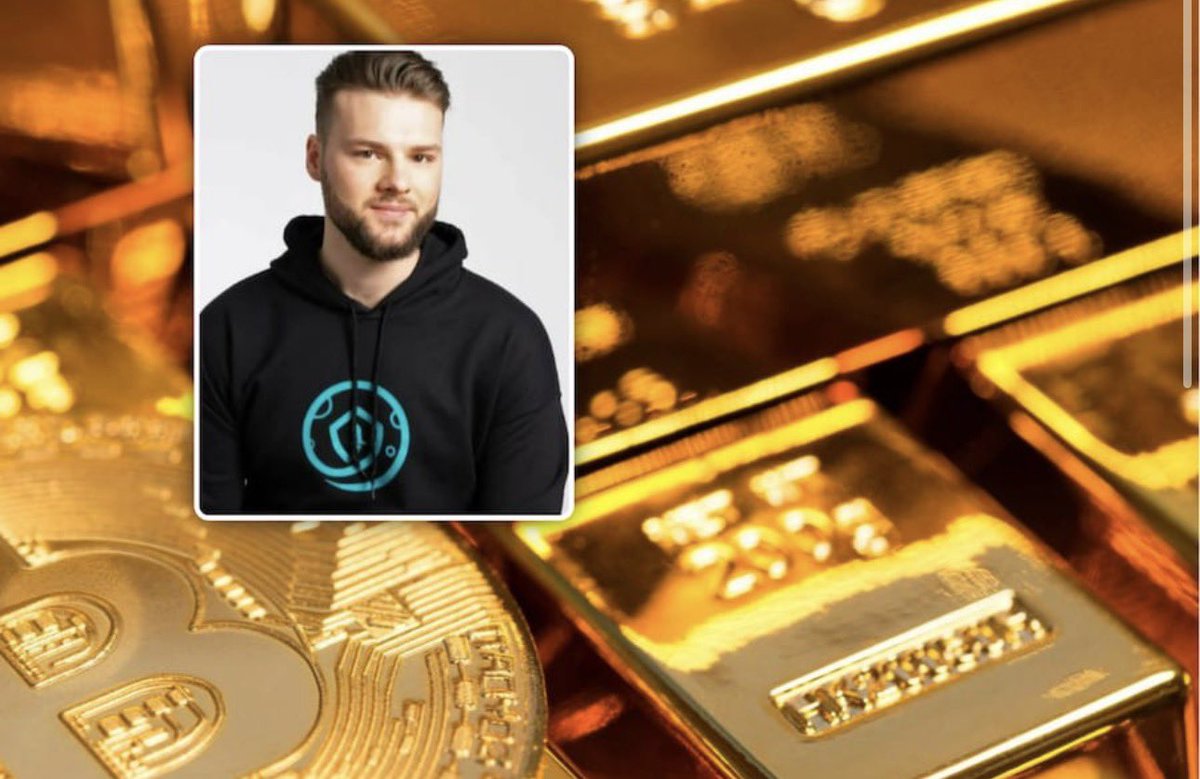 Vuarnet_'s tweet image. Braden John #Karony (27), the brain behind the #crypto currency #SafeMoon (SFM), will disappear behind bars for more than eight years

That has a court in New York York decides

The twenty-something promised crypto investors golden mountains, but bought sports cars and villas