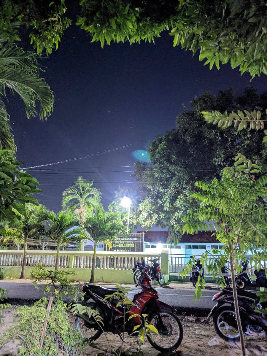 budaislonk's tweet photo. Shot on Redmi note 9

No editing. https://t.co/5fw0dCdmyx