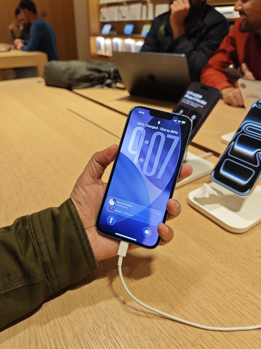 Tech Star Shahrukh tweet media