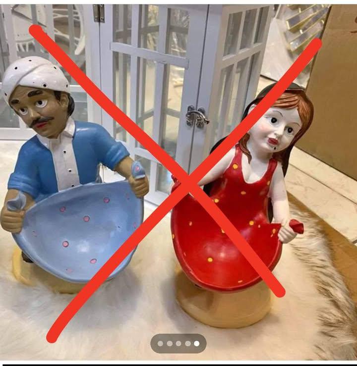 أنتشر في الأسواق تماثيل على أشكال هذه الرسومات لتشتريها الناس وتضعها في بيوتها في رمضان ولا أدري من جعل هذه الرسومات رمزًا لرمضان
أنصح كل من أشترى أو يفكر بشراء هذه التماثيل أن يتفكر بحديث الرسول ﷺ

(لَا تَدْخُلُ الْمَلَائِكَةُ بَيْتًا فِيهِ كَلْبٌ وَلَا صورة تَمَاثِيلُ)