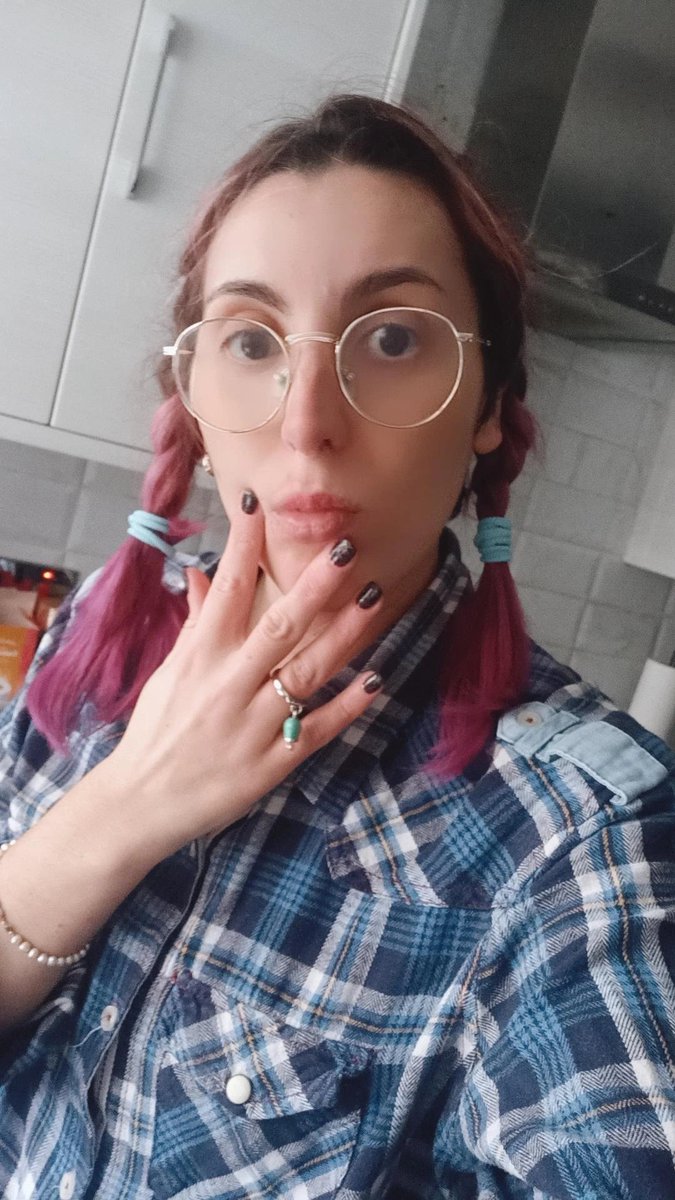 Donatella De Mena 💜💙 ❤️ tweet media