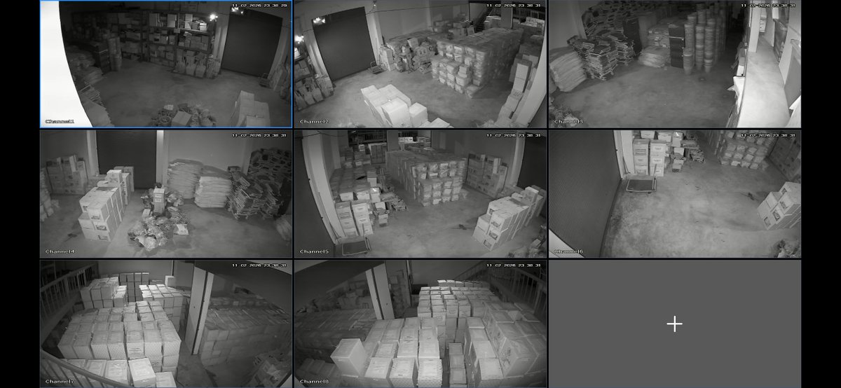 janthawoot's tweet image. เราสามารถดูหีบเลือกตั้งในโกดังที่จันทบุรีได้ 24 ชม.แล้วนะ อันนี้ไม่ใช่ กกต.ทำนะ ปชช ด้วยกันเองนี่แหละทำ

โคตรเริ่ดเลย