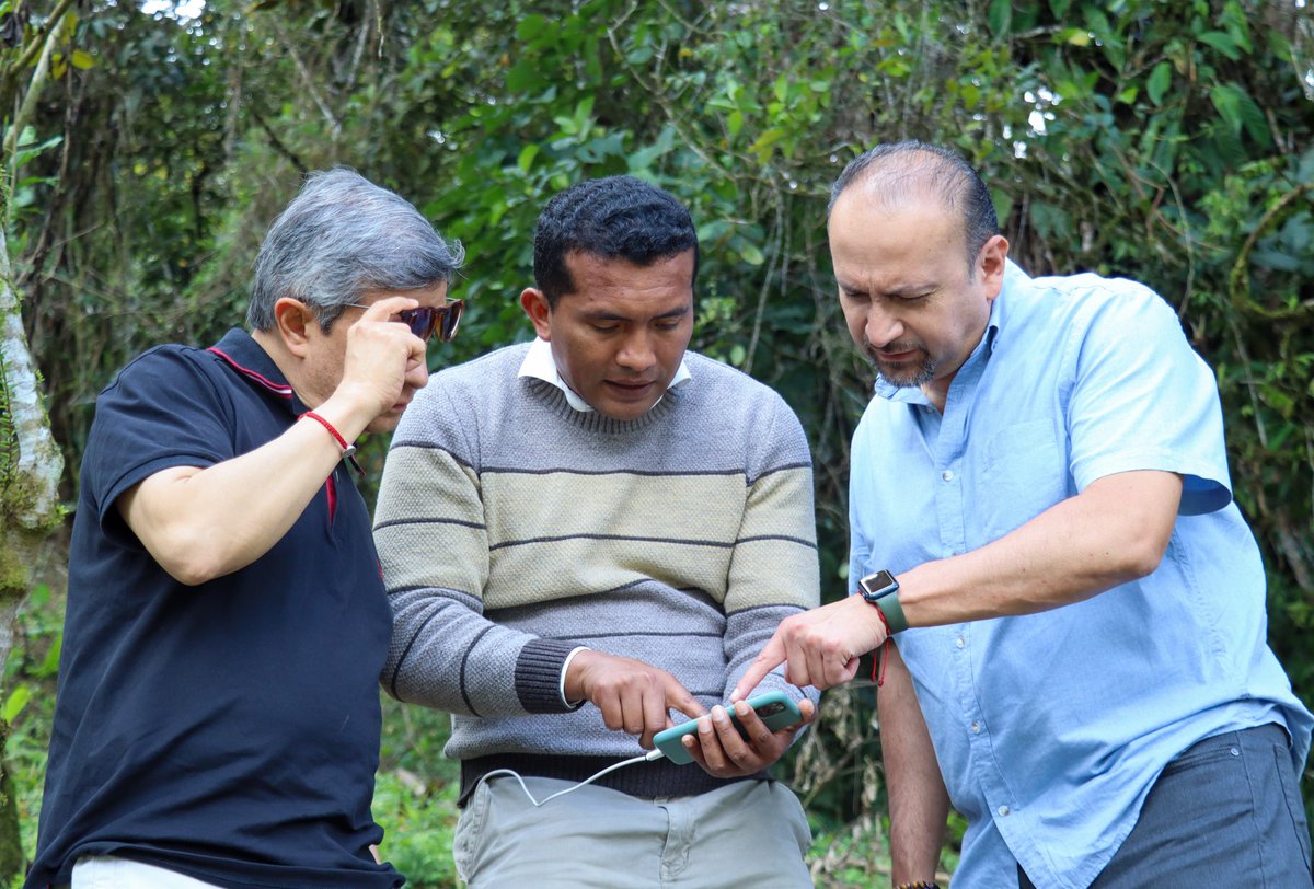 BDEcuadorBP's tweet photo. 📣 El #GerenteNorteBDE, Galo Sandoval, y el presidente del GAD de Mindo, Fernando Arias, recorrieron los puntos estratégicos de uno de los proyectos ganadores de la primera convocatoria del Premio Buenas Prácticas, que reconoce propuestas innovadoras, sostenibles y eficientes ejecutadas. 

🍃 El GAD de Mindo recibió USD 45 mil no reembolsables para ejecutar un proyecto que busca potenciar el sector turístico en esta parroquia, al noroccidente de Quito. 

#GestiónQueTransformaTerritorios