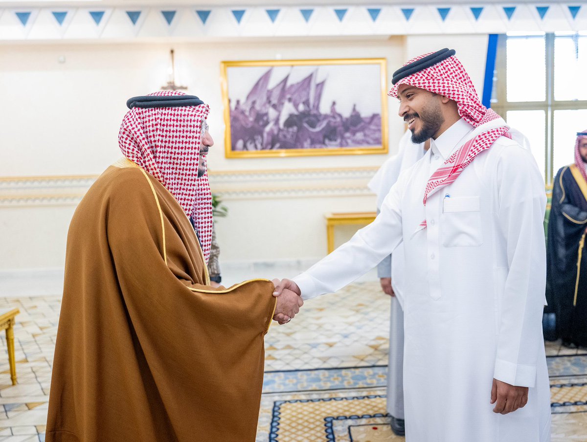 بفضل الله، تشرفت اليوم بتكريمي في جائزة صناعة المحتوى – مسار الصور المعبّرة (النسخة الخامسة)، على يد صاحب السمو الملكي الأمير الدكتور فيصل بن مشعل بن سعود بن عبدالعزيز آل سعود أمير منطقة القصيم، و بحضور صاحب السمو الأمير فهد بن سعد بن فيصل آل سعود نائب أمير منطقة القصيم.