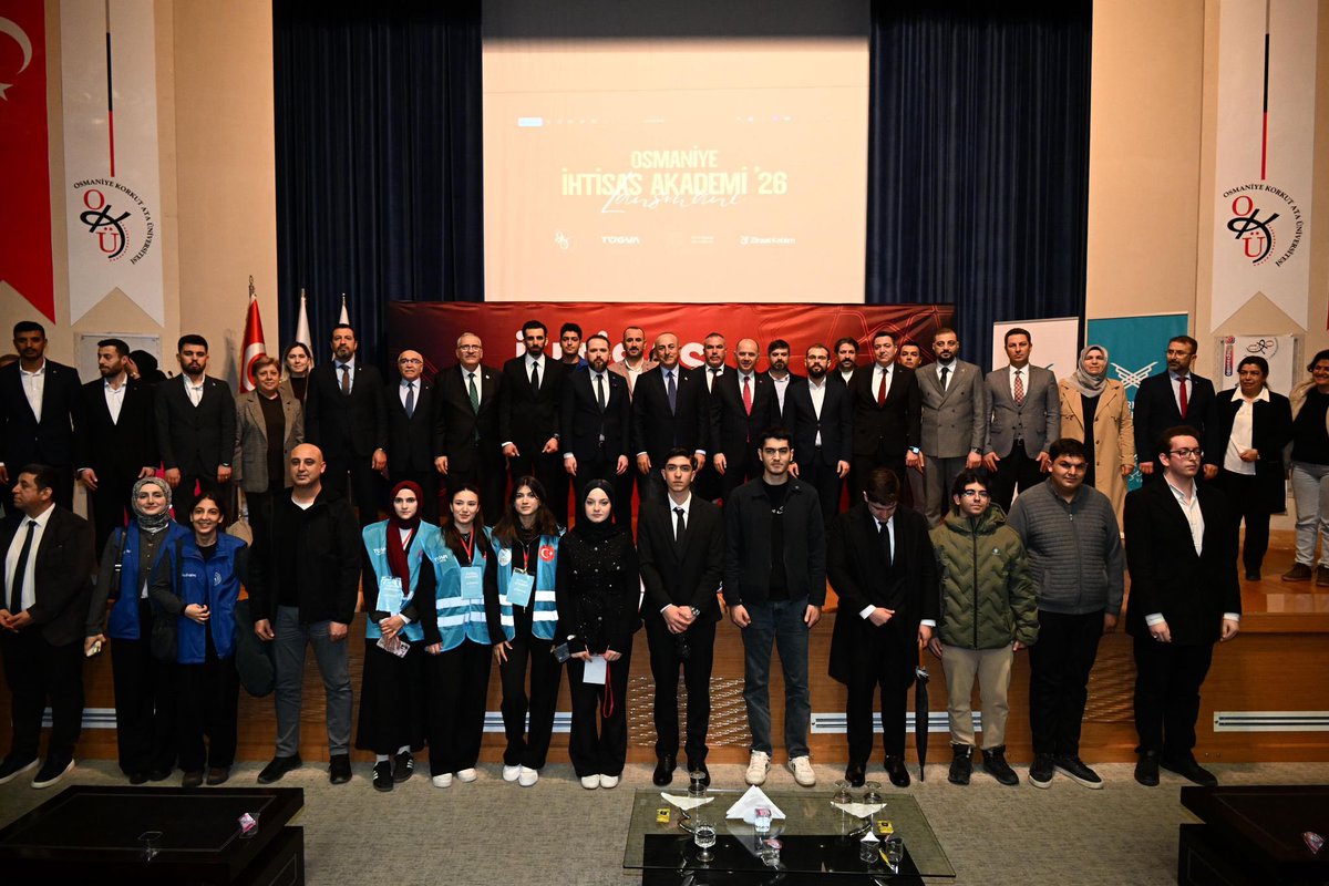 Osmaniye Korkut Ata Üniversitesi’nde TÜGVA İhtisas Akademi ’26 Lansmanı’nda genç kardeşlerimizle buluştuk.

Dünyadaki belirsizliğin arttığı bu dönemde Türkiye’nin duruşunu ve adaleti pusula yapan yaklaşımımızı paylaştık.

Gençlerimizin vizyonu ve enerjisi ülkemizin geleceğine yön